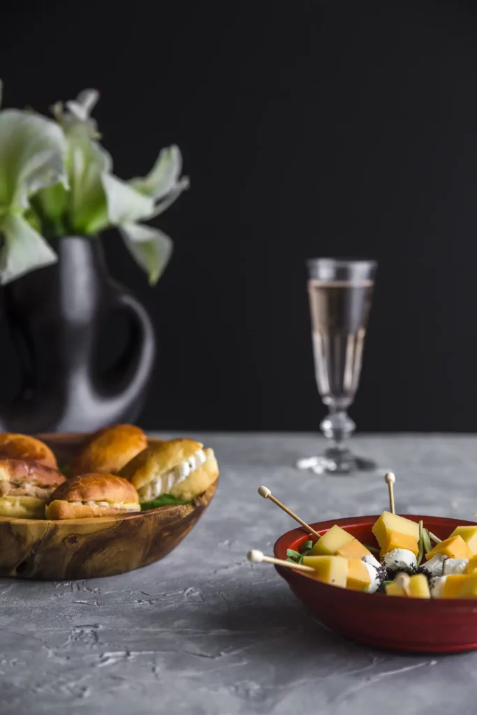 Traiteur Entreprise pièces salées et coupe de champagne Crior