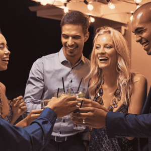 Réception d’entreprise : pourquoi choisir un cocktail dînatoire ?