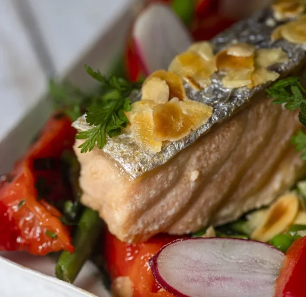 Buffet déjeunatoire - saumon et légumes - Crior Traiteur Entreprise